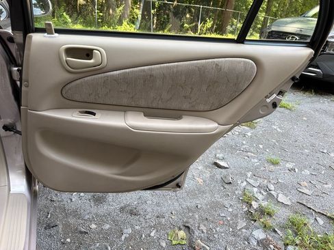 Used 1998 Toyota Corolla FWD image 14