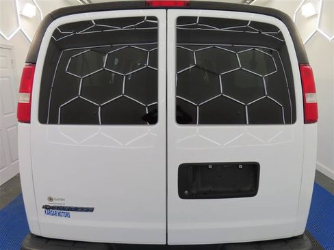 Used 2022 Chevrolet Express 3500 LS RWD image 11