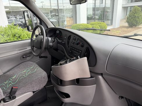 Used 2006 Ford E-450 and Econoline 450 RWD image 18