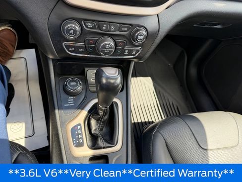 Used 2018 Jeep Cherokee Limited w/ Luxury Group AWD/4WD image 33