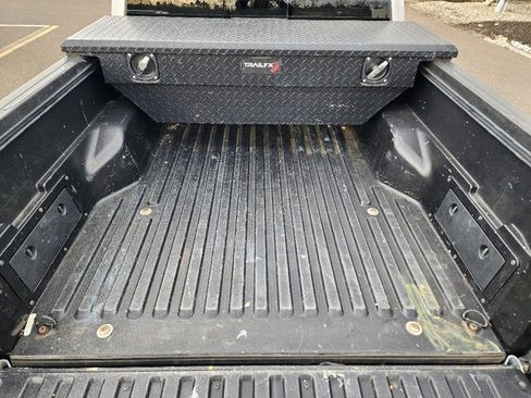 Used 2018 Toyota Tacoma SR5 image 17