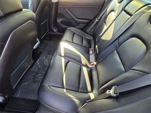 Used 2020 Tesla Model 3 Long Range image 8
