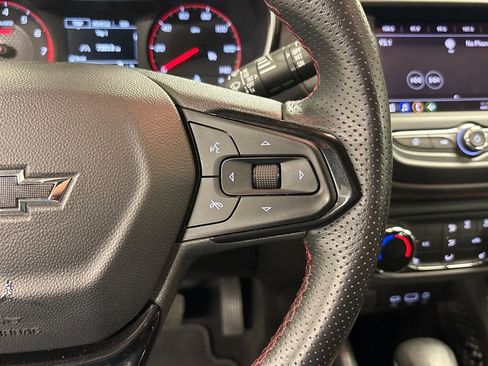 Used 2023 Chevrolet TrailBlazer RS image 32
