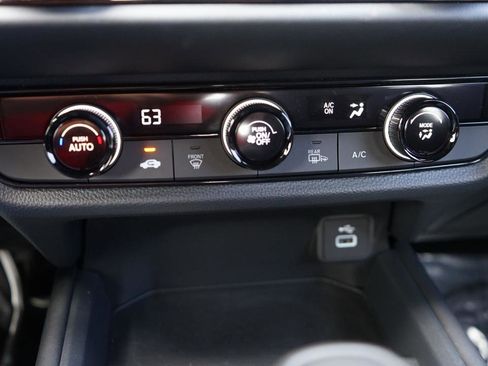 Used 2025 Honda HR-V Sport image 16