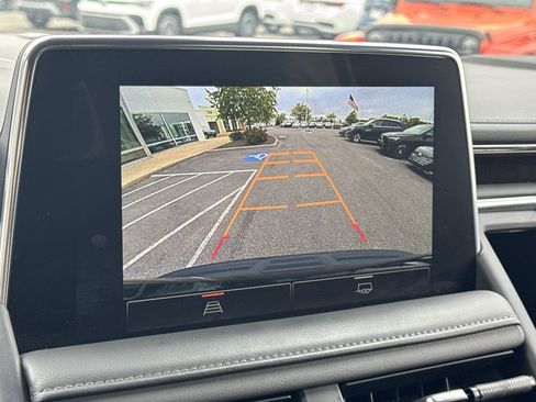 Used 2023 GMC Yukon SLE w/ Gmc Pro Safety Plus Package image 14