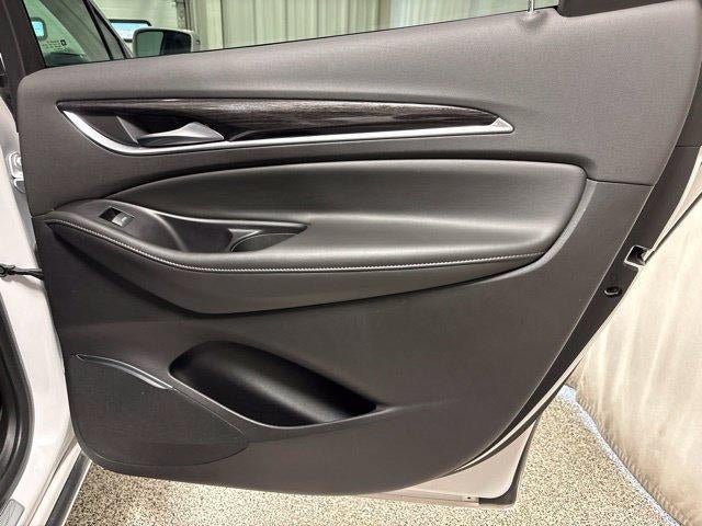 Used 2020 Buick Enclave Avenir w/ Avenir Technology Package AWD/4WD image 25
