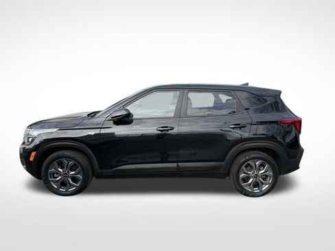 Used 2024 Kia Seltos LX image 3