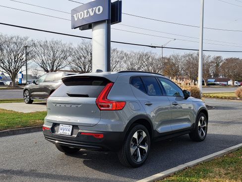 New 2026 Volvo XC40 B4 Plus image 3