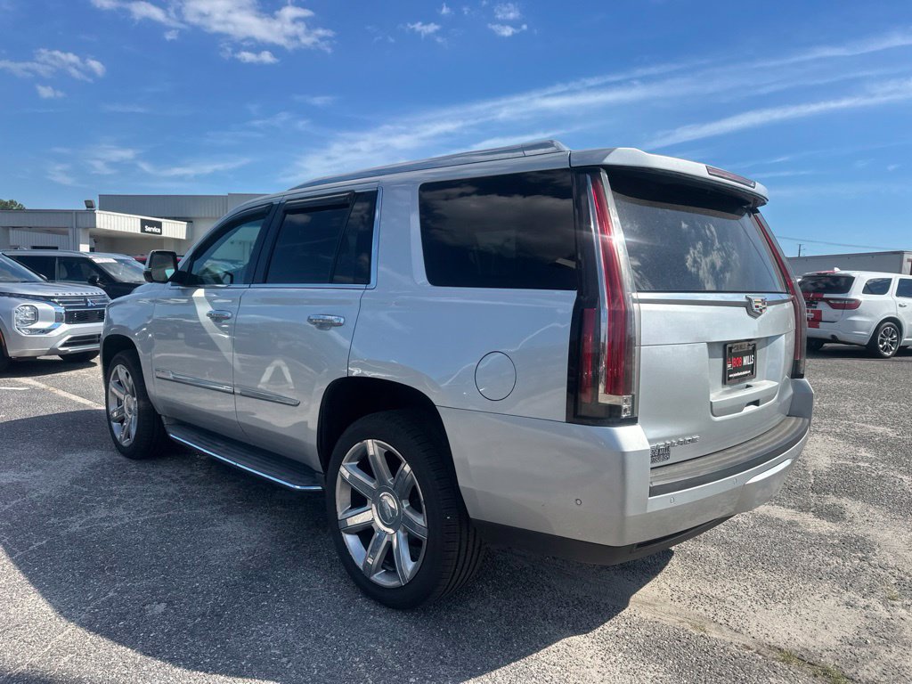 Used 2017 Cadillac Escalade 4WD image 5