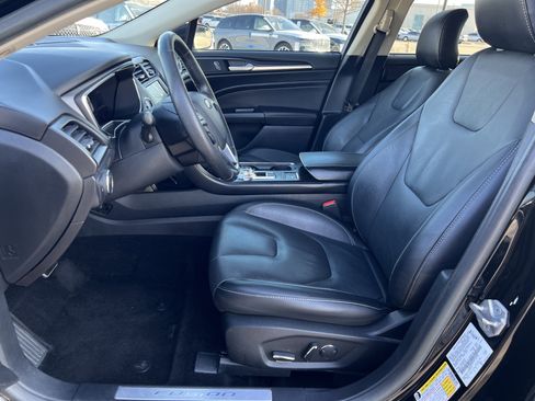Used 2018 Ford Fusion Titanium image 29