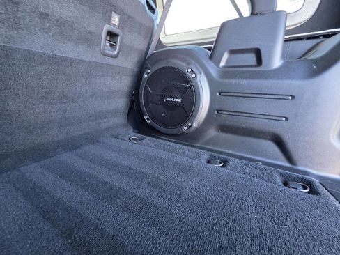 Used 2018 Jeep Wrangler Unlimited Sahara image 26