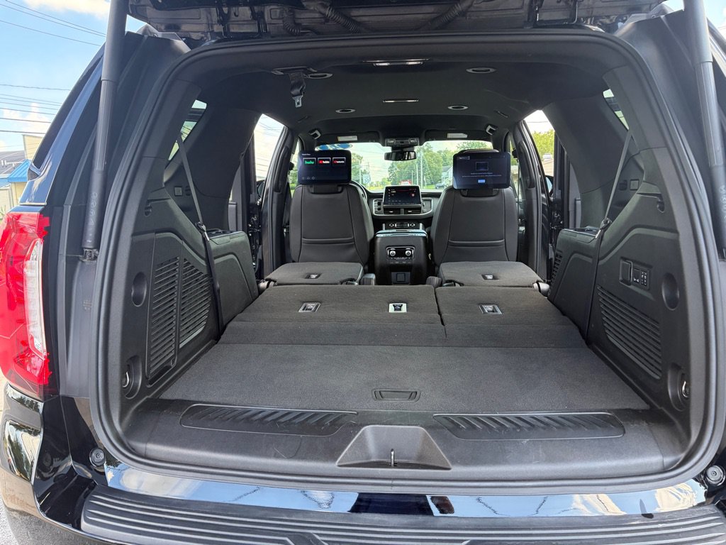 Used 2024 GMC Yukon SLT w/ SLT Luxury Package AWD/4WD image 33