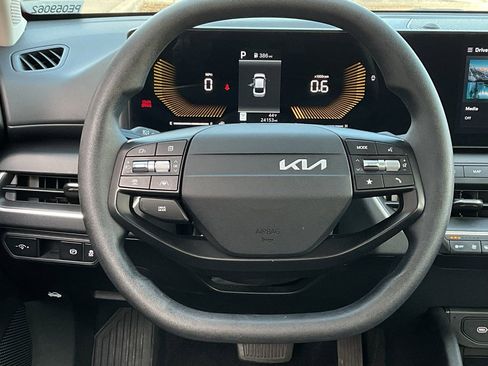 Used 2025 Kia K4 LXS image 21