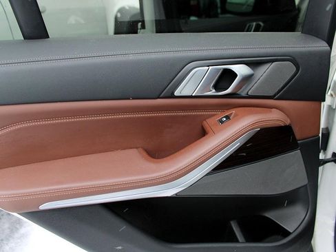 Used 2020 BMW X5 xDrive40i w/ Premium Package image 28