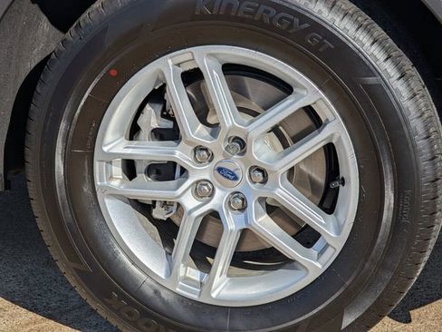 New 2025 Ford Explorer Active w/ Active Comfort Package image 38