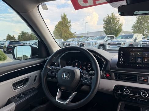 Used 2025 Honda Pilot EX-L image 33