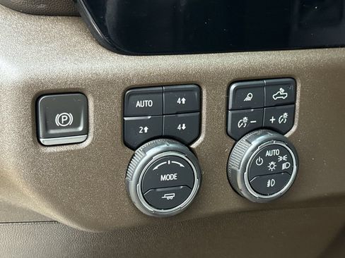 Used 2024 Chevrolet Silverado 1500 LTZ w/ Z71 Off-Road Package AWD/4WD image 22