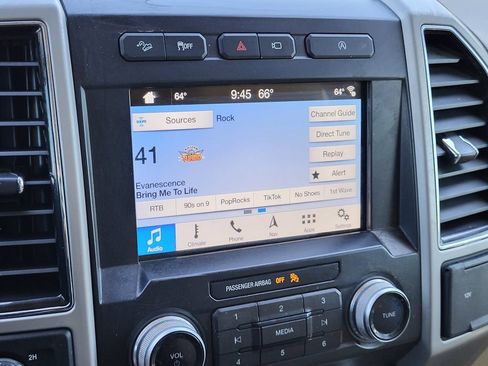 Used 2019 Ford F150 Lariat w/ Equipment Group 502A Luxury AWD/4WD image 14