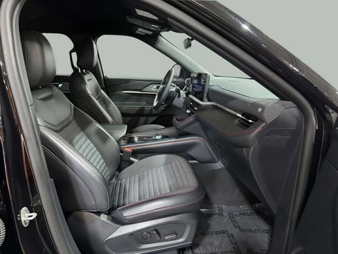 Used 2026 Ford Explorer ST-Line w/ ST-Line Street Pack AWD/4WD image 26
