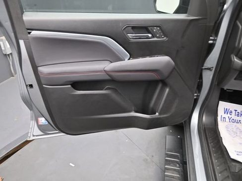 Used 2025 Chevrolet Colorado Z71 w/ Technology Package AWD/4WD image 20