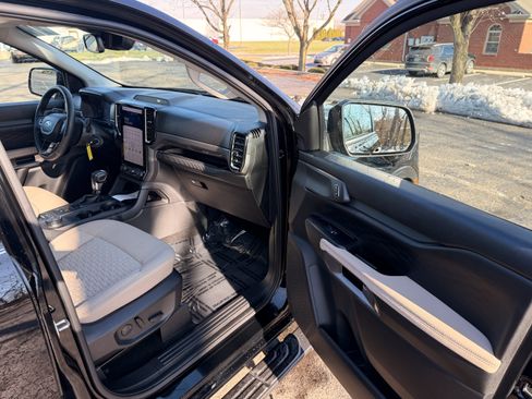 Used 2024 Ford Ranger XLT w/ FX4 Off-Road Package image 15