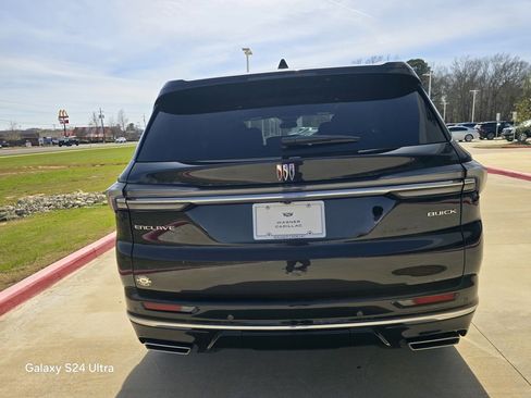 Used 2025 Buick Enclave Avenir w/ Trailering Package, 5000 lbs. image 4