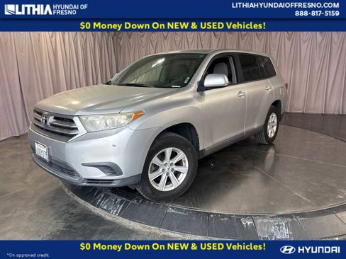 Used 2012 Toyota Highlander FWD image 1