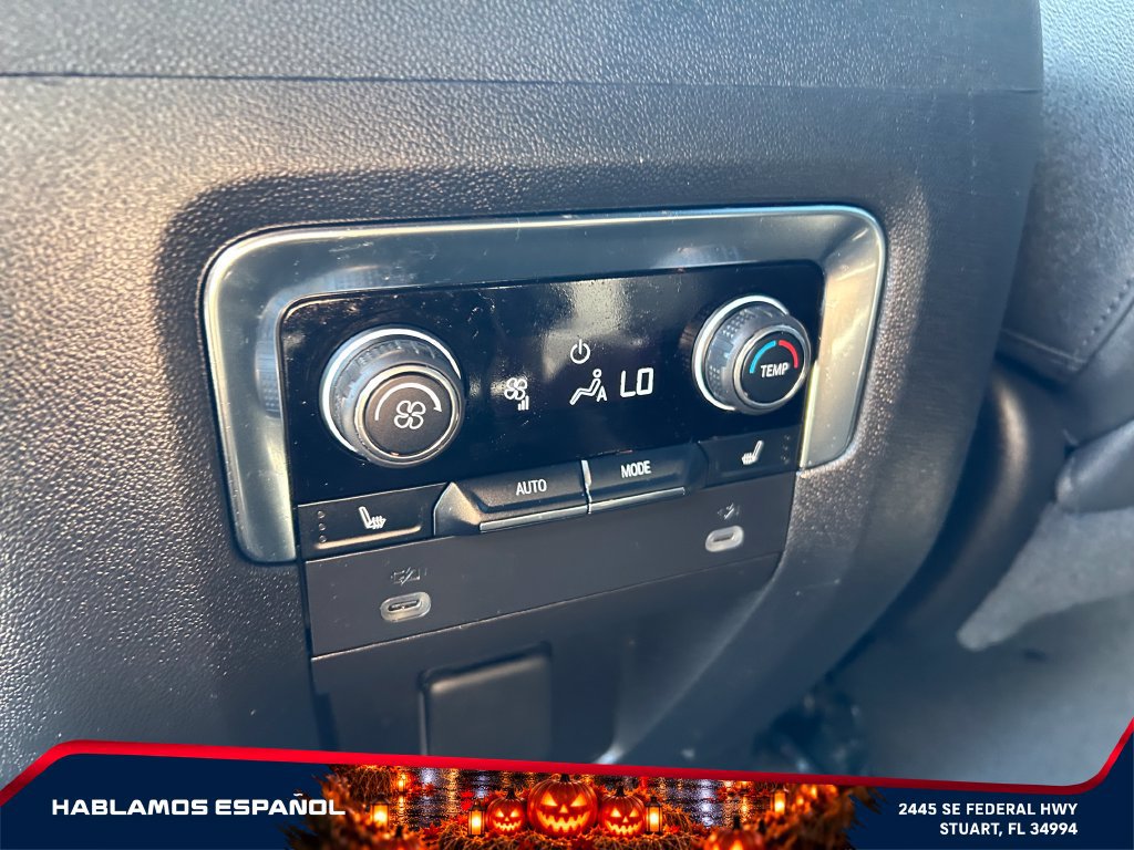 Used 2024 Chevrolet Suburban Premier AWD/4WD image 34