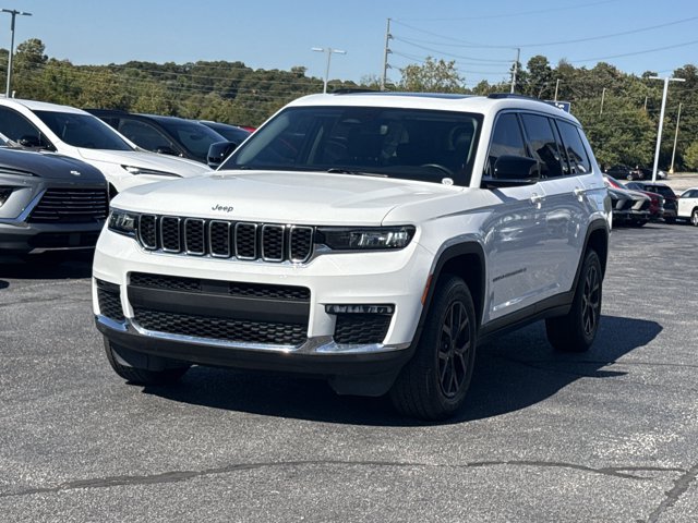 Used 2022 Jeep Grand Cherokee L Limited AWD/4WD image 16
