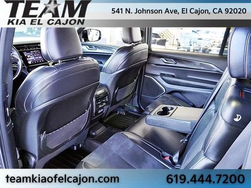 Used 2022 Jeep Grand Cherokee L Laredo image 18