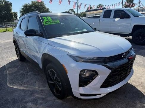 Used 2023 Chevrolet TrailBlazer RS FWD image 1