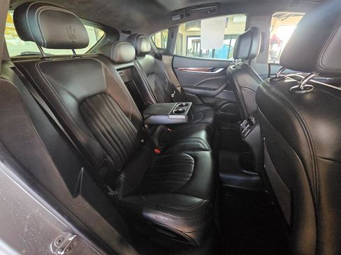 Used 2018 Maserati Levante GranLusso image 15