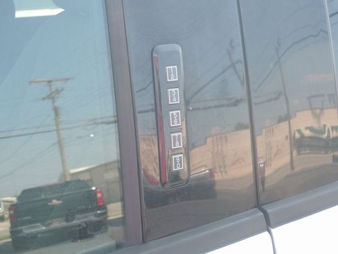 Used 2018 Ford F150 XLT image 6