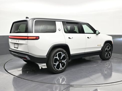 Used 2024 Rivian R1S Adventure AWD/4WD image 5