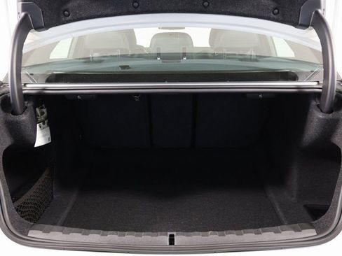 Used 2025 BMW 330i Sedan w/ Convenience Package RWD image 14