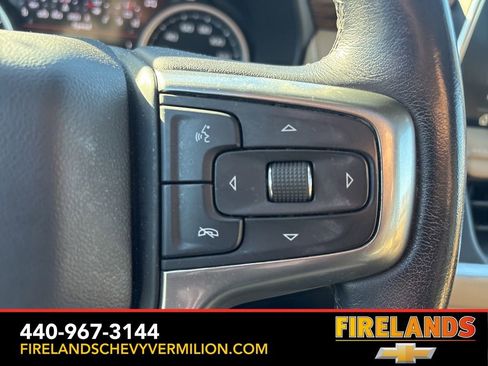 Used 2021 Chevrolet Suburban Premier w/ Premium Package image 16