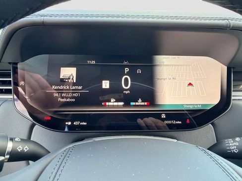 New 2026 Land Rover Range Rover Long Wheelbase SE AWD/4WD image 42