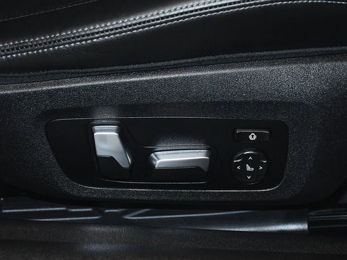 Used 2023 BMW M4 Competition w/ Executive Package image 70