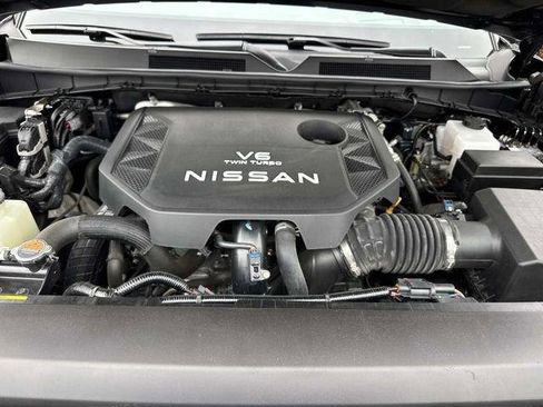 Used 2025 Nissan Armada Platinum Reserve w/ Convenience Package RWD image 10