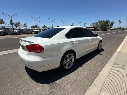 Used 2014 Volkswagen Passat TDI SEL Premium FWD image 5