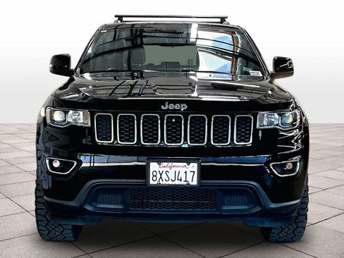 Used 2021 Jeep Grand Cherokee Laredo AWD/4WD image 3