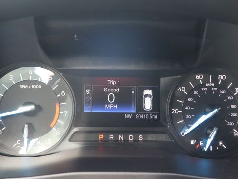 Used 2017 Ford Explorer XLT image 60