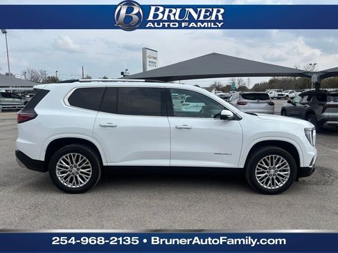 Used 2024 GMC Acadia Denali image 4