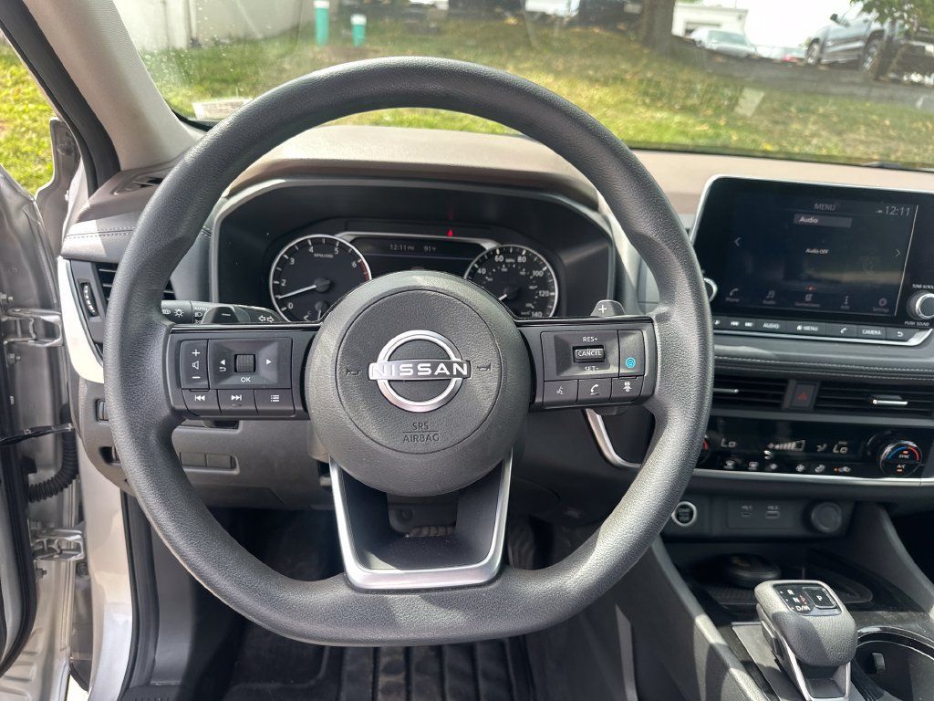 Certified 2023 Nissan Rogue SV FWD image 40