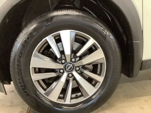 Used 2022 Nissan Pathfinder SL AWD/4WD image 25