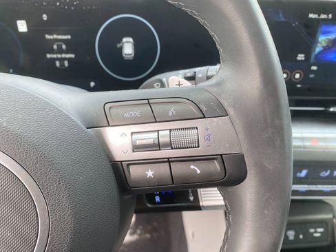 Used 2024 Hyundai Kona SEL w/ Convenience Package image 17