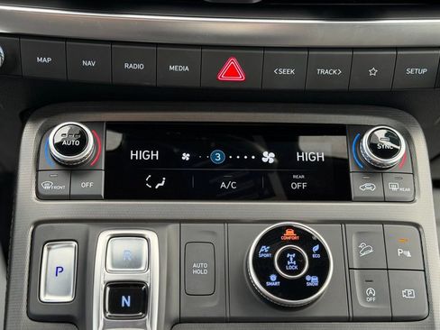 Used 2025 Hyundai Palisade Calligraphy image 23