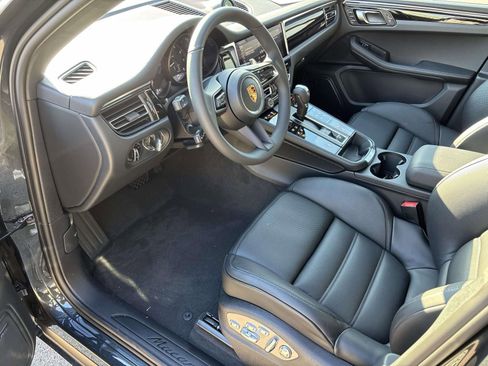 Used 2026 Porsche Macan AWD/4WD image 19