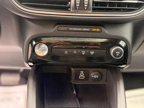 Used 2025 Ford Escape Platinum AWD/4WD image 27