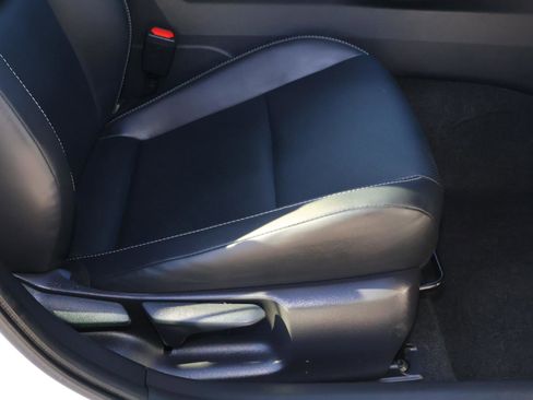 Used 2025 Toyota Prius XLE image 16